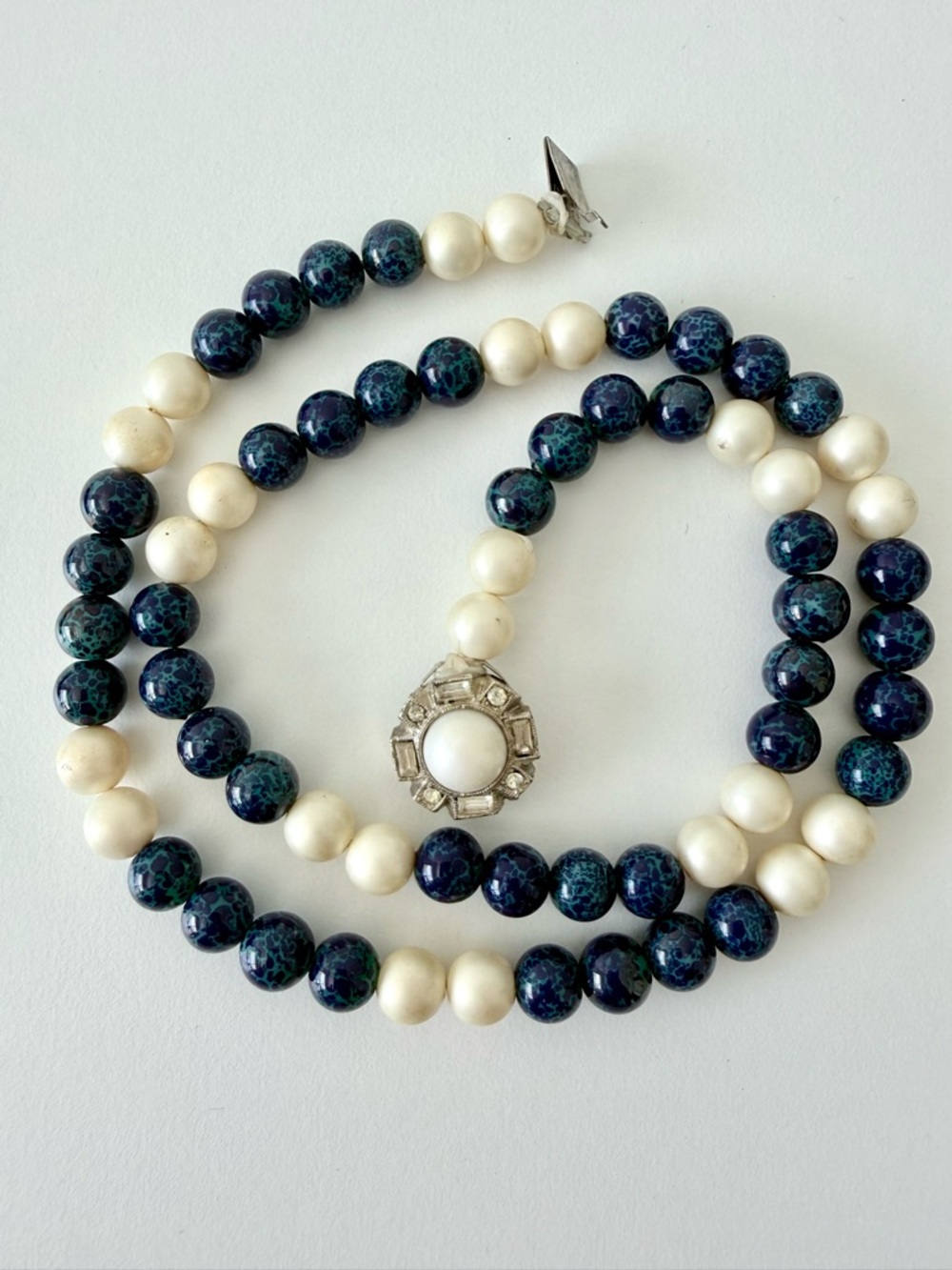 Vintage 1960’s Art Deco Style Art Glass & Faux Pearl Beaded Necklace 22”